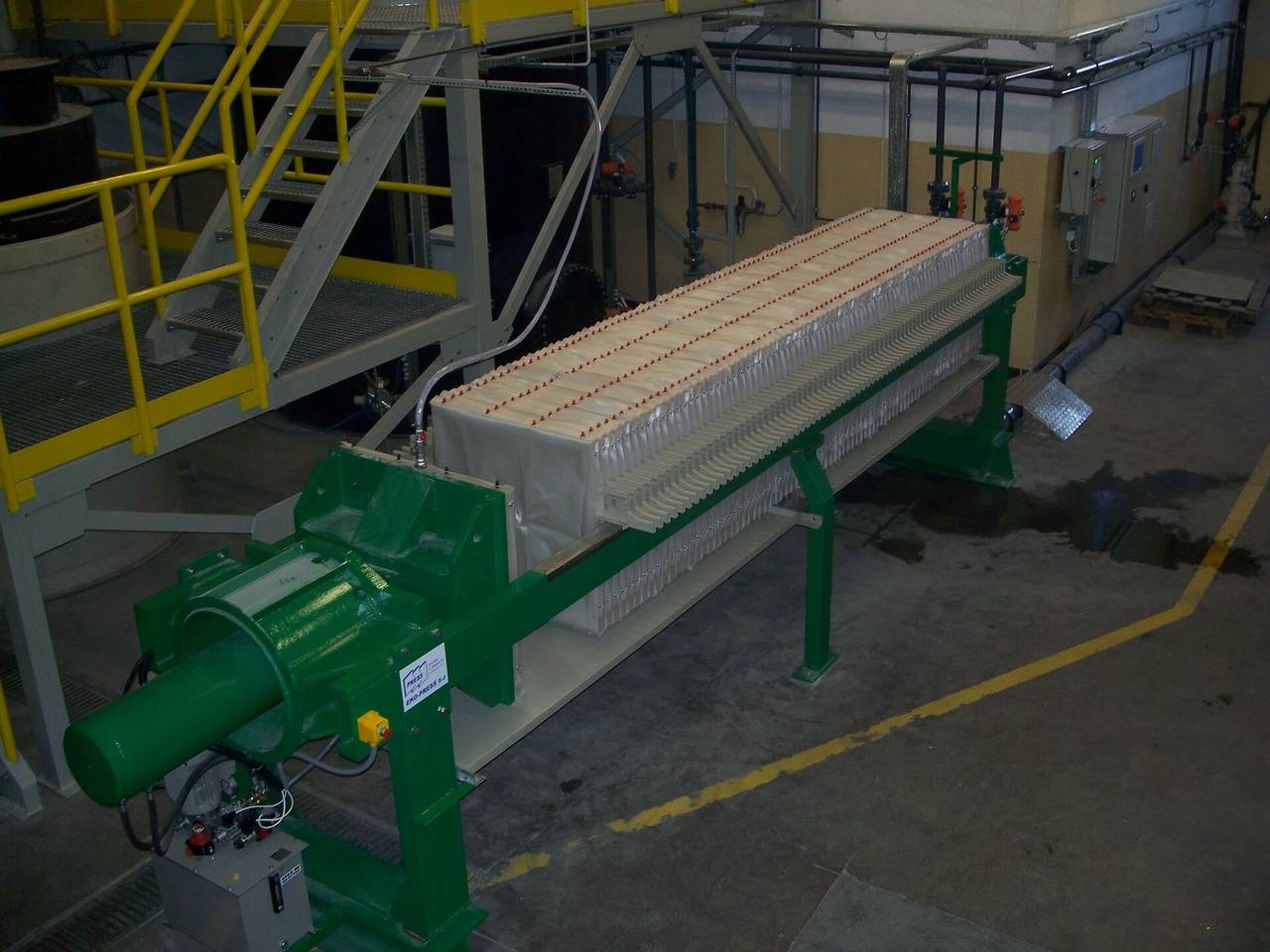 public/media/realizacje2/800/prasa-filtracyjna-typ-800-2